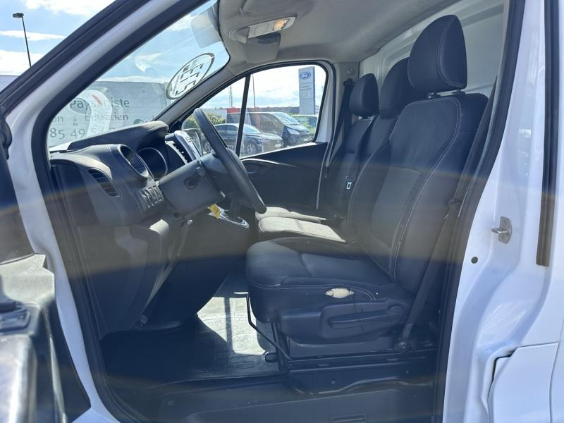 RENAULT Trafic Fg VUL d’occasion à vendre à ORANGE chez SNMA (Photo 9)