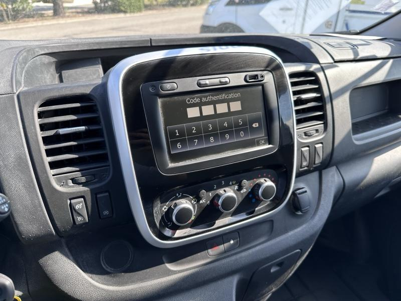 RENAULT Trafic Fg VUL d’occasion à vendre à ORANGE chez SNMA (Photo 14)
