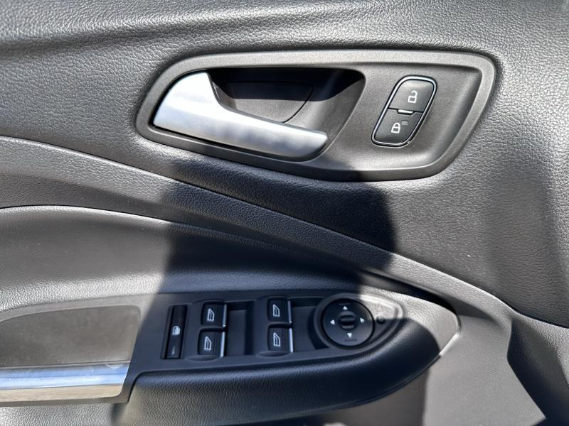 FORD Kuga d’occasion à vendre à ORANGE chez SNMA (Photo 16)