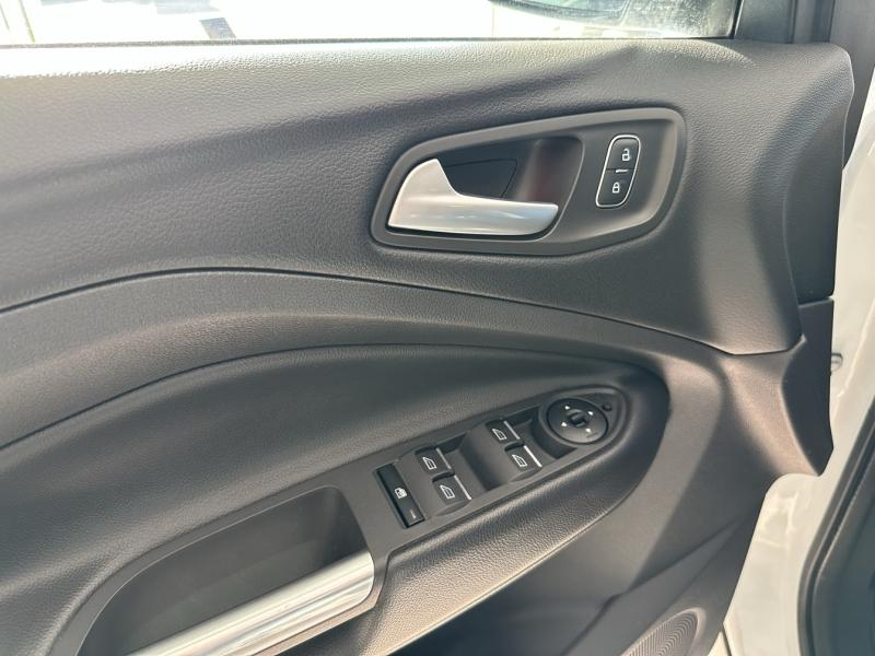 FORD Kuga d’occasion à vendre à ORANGE chez SNMA (Photo 14)