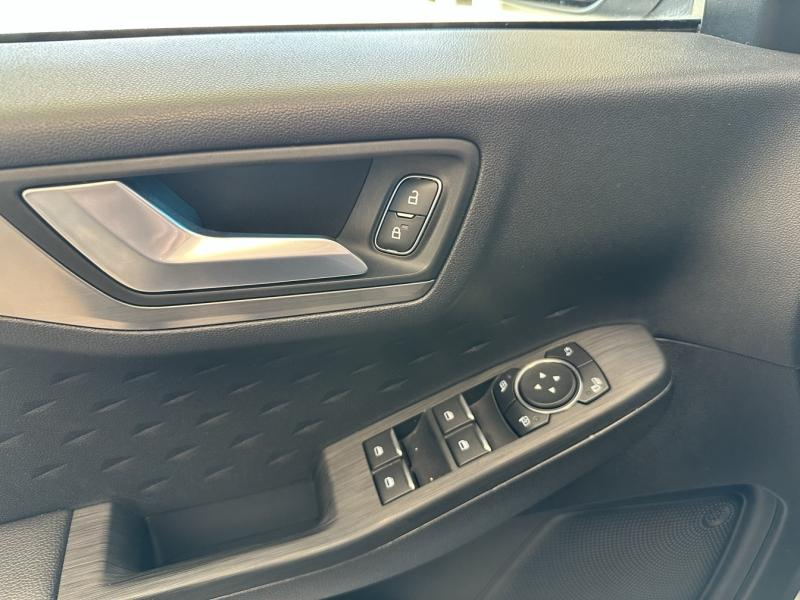 FORD Kuga d’occasion à vendre à ORANGE chez SNMA (Photo 19)